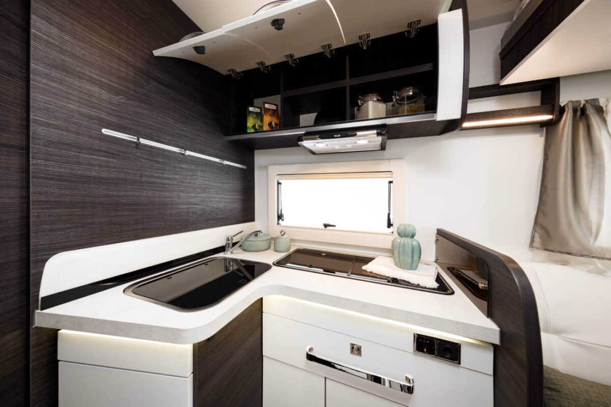 What type of kitchen does a motorhome have?
