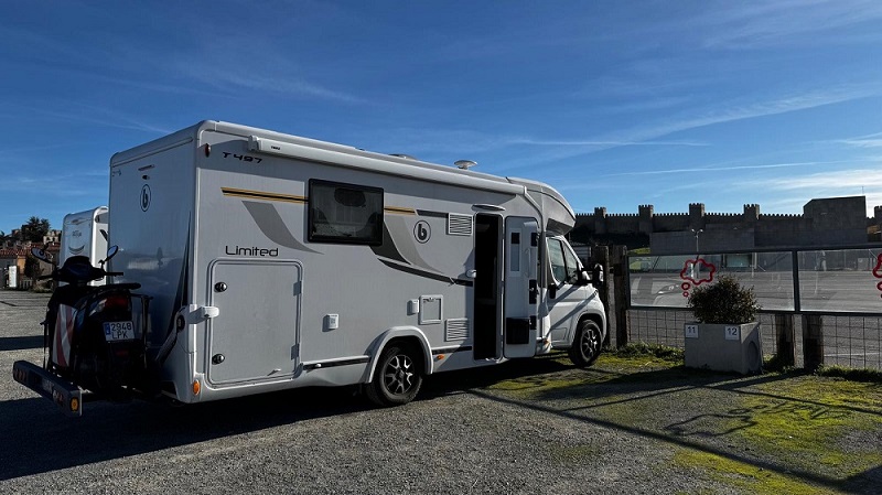 alquiler de autocaravanas con moto